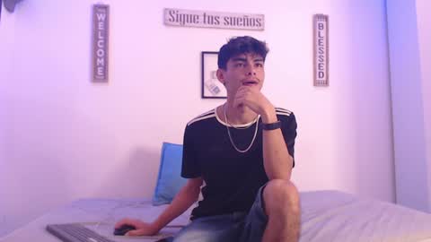 Snapshot of harrythomson1 chatting on December 30, 3:03 am harry thomson online show from December 30, 3:03 am