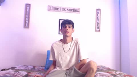 Snapshot of harrythomson1 chatting on January 24, 3:32 am harry thomson online show from January 24, 3:32 am