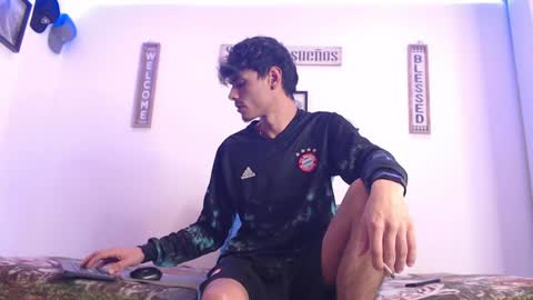 Snapshot of harrythomson1 chatting on January 30, 8:22 am harry thomson online show from January 30, 8:22 am