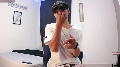 Snapshot of harrythomson1 chatting on October 3, 11:40 am harry thomson online show from October 3, 11:40 am