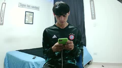Snapshot of harrythomson1 chatting on May 11, 9:23 pm harry thomson online show from May 11, 9:23 pm