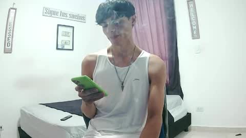 Snapshot of harrythomson1 chatting on June 5, 6:46 pm harry thomson online show from June 5, 6:46 pm