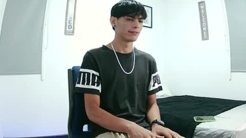 Snapshot of harrythomson1 chatting on June 19, 10:41 am harry thomson online show from June 19, 10:41 am