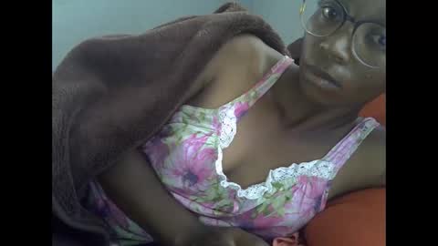Snapshot of harysette chatting on May 3, 6:19 am harysette online show from May 3, 6:19 am