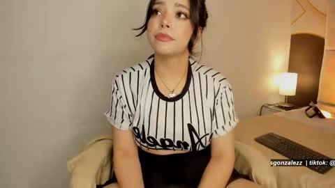 Snapshot of has_gonzalezz chatting on May 8, 4:51 am has_gonzalezz online show from May 8, 4:51 am