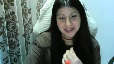 Snapshot of hasley_bbylee chatting on January 6, 12:16 am lady online show from January 6, 12:16 am