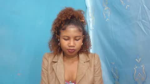hasleyinah online show from June 12, 10:58 am