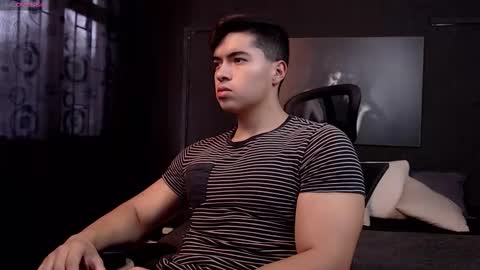 hat_guy01 online show from March 4, 8:26 pm