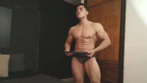 Snapshot of hat_guy01 chatting on June 19, 9:51 pm hat_guy01 online show from June 19, 9:51 pm