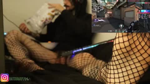 Snapshot of hatsumotokyoto chatting on February 1, 3:30 am More content   2   online show from February 1, 3:30 am