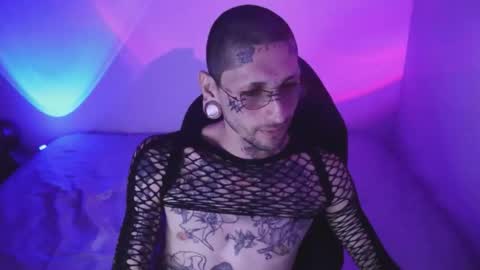 More content   2   online show from November 14, 10:51 pm