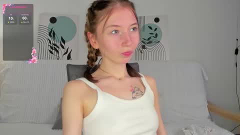 Lola online show from November 12, 8:59 am