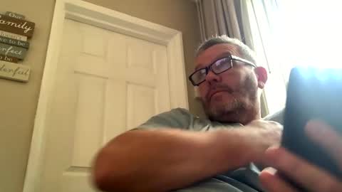 Snapshot of hawks2113 chatting on December 23, 12:19 pm hawks2113 online show from December 23, 12:19 pm