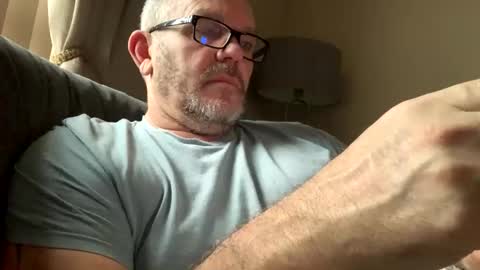 Snapshot of hawks2113 chatting on February 10, 9:36 am hawks2113 online show from February 10, 9:36 am