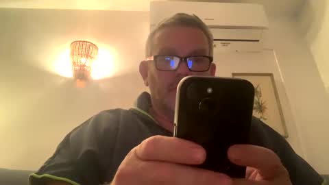 Snapshot of hawks2113 chatting on February 25, 9:35 pm hawks2113 online show from February 25, 9:35 pm