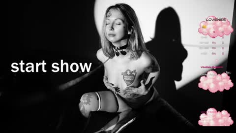  Elle   online show from February 8, 9:46 pm