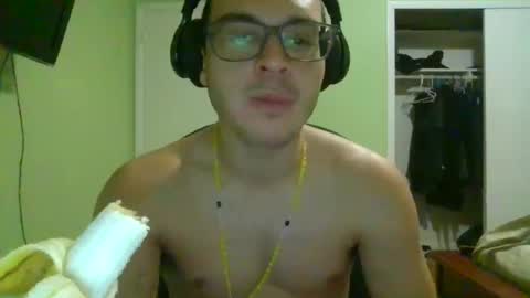 Snapshot of hazehorizon48 chatting on November 20, 8:47 am hazehorizon48 online show from November 20, 8:47 am