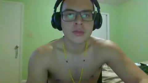 Snapshot of hazehorizon48 chatting on November 21, 3:05 am hazehorizon48 online show from November 21, 3:05 am