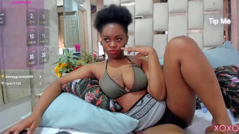 Snapshot of hazel_lanee chatting on May 13, 7:06 am hazel_lanee online show from May 13, 7:06 am