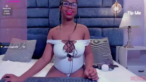 Snapshot of hazel_lanee chatting on June 22, 5:48 am hazel_lanee online show from June 22, 5:48 am
