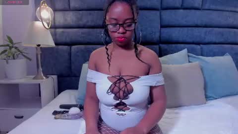 Snapshot of hazel_lanee chatting on June 29, 7:58 am hazel_lanee online show from June 29, 7:58 am