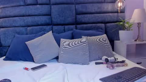 Snapshot of hazel_lanee chatting on July 16, 6:19 am hazel_lanee online show from July 16, 6:19 am
