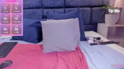 Snapshot of hazel_lanee chatting on July 17, 6:53 am hazel_lanee online show from July 17, 6:53 am