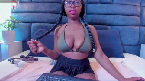 Snapshot of hazel_lanee chatting on July 20, 4:16 am hazel_lanee online show from July 20, 4:16 am