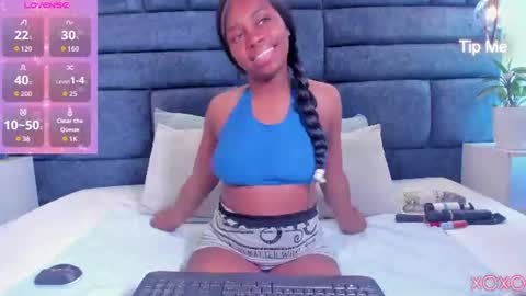 Snapshot of hazel_lanee chatting on July 29, 5:16 am hazel_lanee online show from July 29, 5:16 am