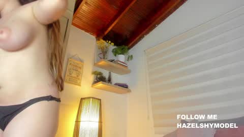 Snapshot of hazel_shy chatting on December 3, 8:28 pm Im Hazel online show from December 3, 8:28 pm