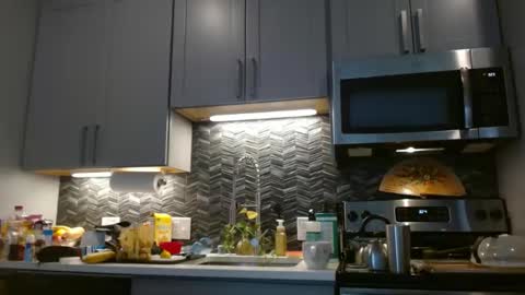 Hazel online show from February 2, 9:23 pm