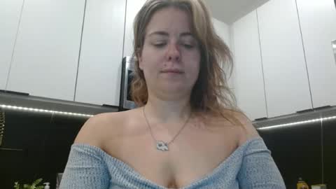 Snapshot of hazel_skye chatting on June 30, 11:44 am Hazel online show from June 30, 11:44 am