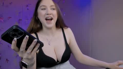 Snapshot of hazel_sullivan chatting on May 21, 8:32 am Hazel online show from May 21, 8:32 am