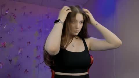 Snapshot of hazel_sullivan chatting on May 22, 12:33 pm Hazel online show from May 22, 12:33 pm