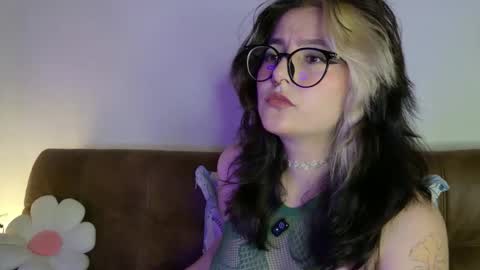 Snapshot of hazelbrownn23 chatting on May 27, 12:18 am Hazel Brown online show from May 27, 12:18 am