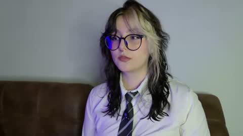 Snapshot of hazelbrownn23 chatting on May 28, 12:30 am Hazel Brown online show from May 28, 12:30 am
