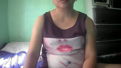 Snapshot of hazeldhane chatting on November 18, 1:44 am hazeldhane online show from November 18, 1:44 am