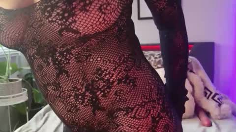 Hazeleo online show from December 22, 8:39 pm