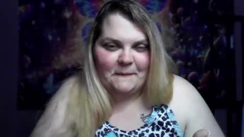Hazeleyez97 online show from May 14, 4:30 am