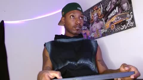 Snapshot of hazlan_420 chatting on February 5, 2:49 am hazlan_420 online show from February 5, 2:49 am