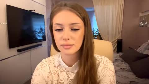 Mona online show from November 11, 9:09 am