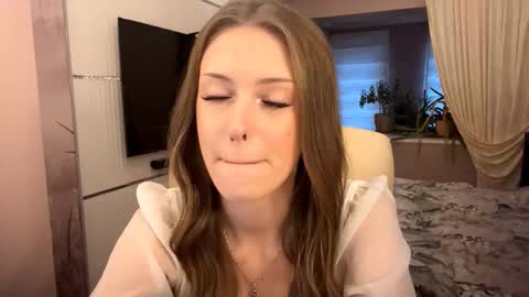 Mona online show from November 13, 9:19 am