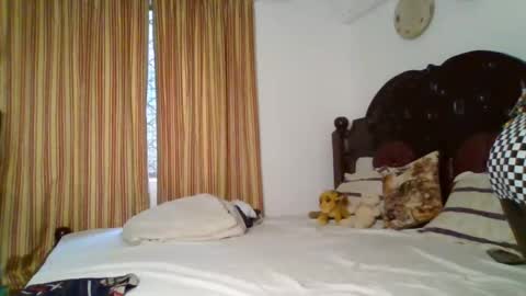 Snapshot of heart_star chatting on June 12, 8:24 am heart_star online show from June 12, 8:24 am