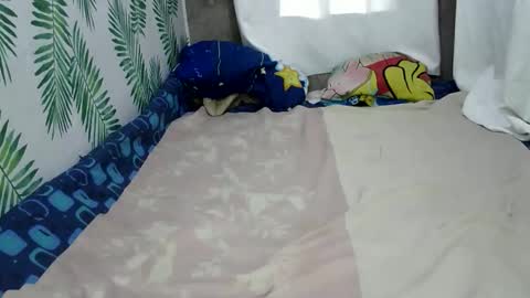 Snapshot of heatbae chatting on February 3, 5:38 am heatbae online show from February 3, 5:38 am