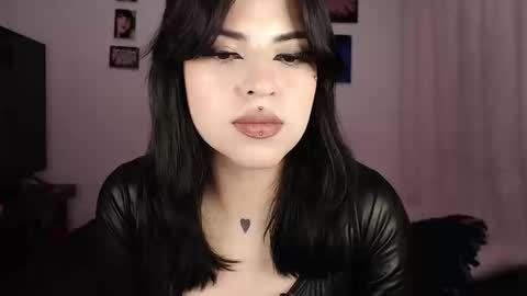 Snapshot of heatherdemonzx_ chatting on September 12, 11:48 pm HEATHER DEMONZX Please help me to reach 100 thumbs up online show from September 12, 11:48 pm