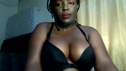 Snapshot of heaven_122 chatting on October 27, 7:45 am Angel online show from October 27, 7:45 am