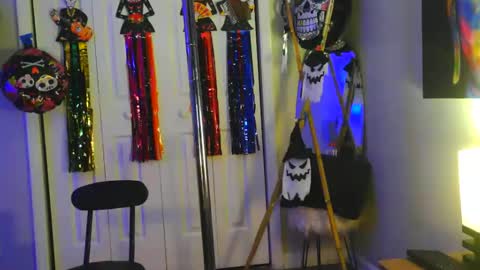 Snapshot of heavenllyy chatting on November 8, 6:35 am Heavenllyy online show from November 8, 6:35 am