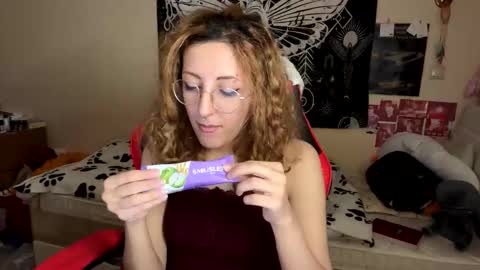 Snapshot of heavenlycreature chatting on November 20, 11:48 pm Diana online show from November 20, 11:48 pm