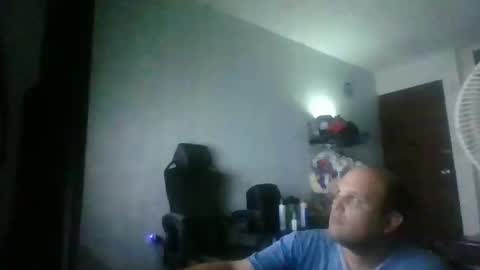 Snapshot of heavy_rebellxc chatting on May 18, 3:35 am Heavy Rebell online show from May 18, 3:35 am