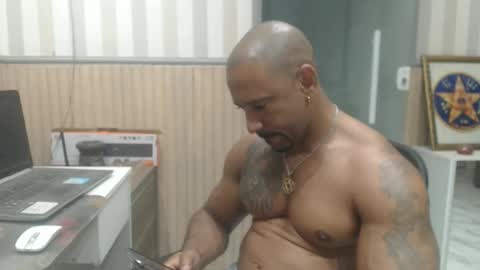 hebertgomes online show from April 3, 11:25 pm